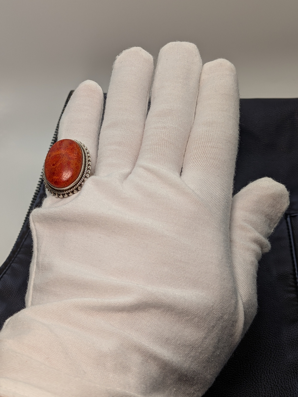Heavy 13.2g 925 Sterling Silver Red Coral Ring Sz 8.25 - Picture 6 of 10